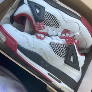 Fire Red Retro 4’s